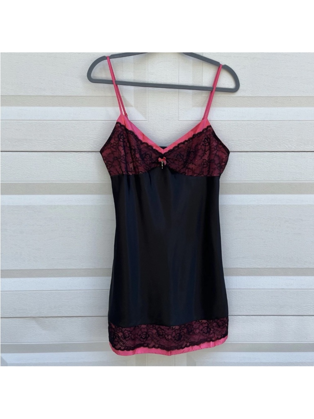 Thalia Sodi Intimates Sexy Chemise Nightie Lace Black & Hot Pink Size Medium